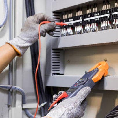 oesterild-og-hannaes-el-service-kompetencer-industri-el